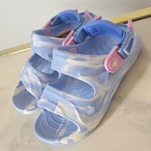 Rugged Shark Little and Big Girl Nature Sandals Size 8.